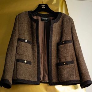 Chanel 4 pocket jacket from 1996 A/W collection fits a FR sz 40-42.